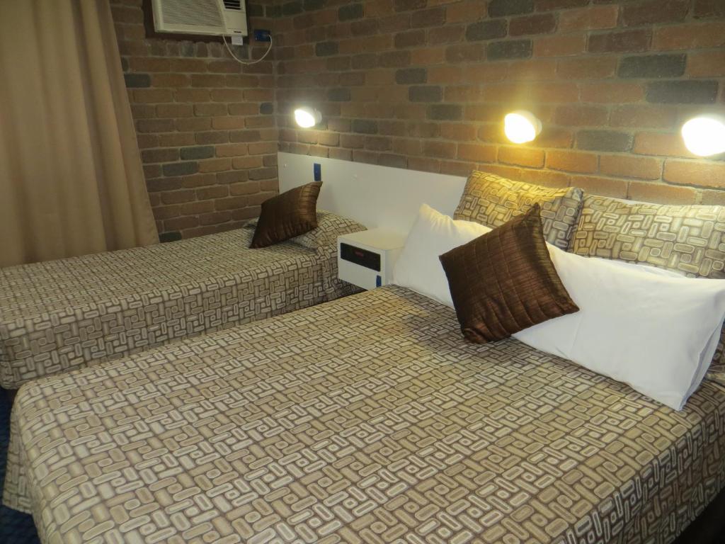 Cattleman'S Rest Motor Inn Charters Towers Eksteriør billede